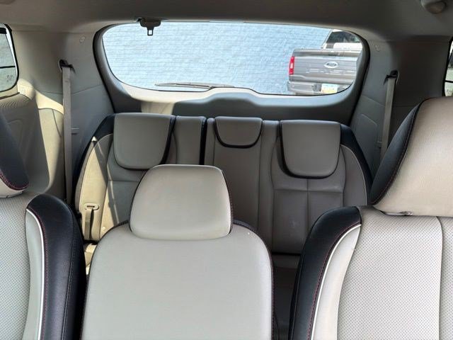 Used 2021 Kia Sedona EX FWD image 15