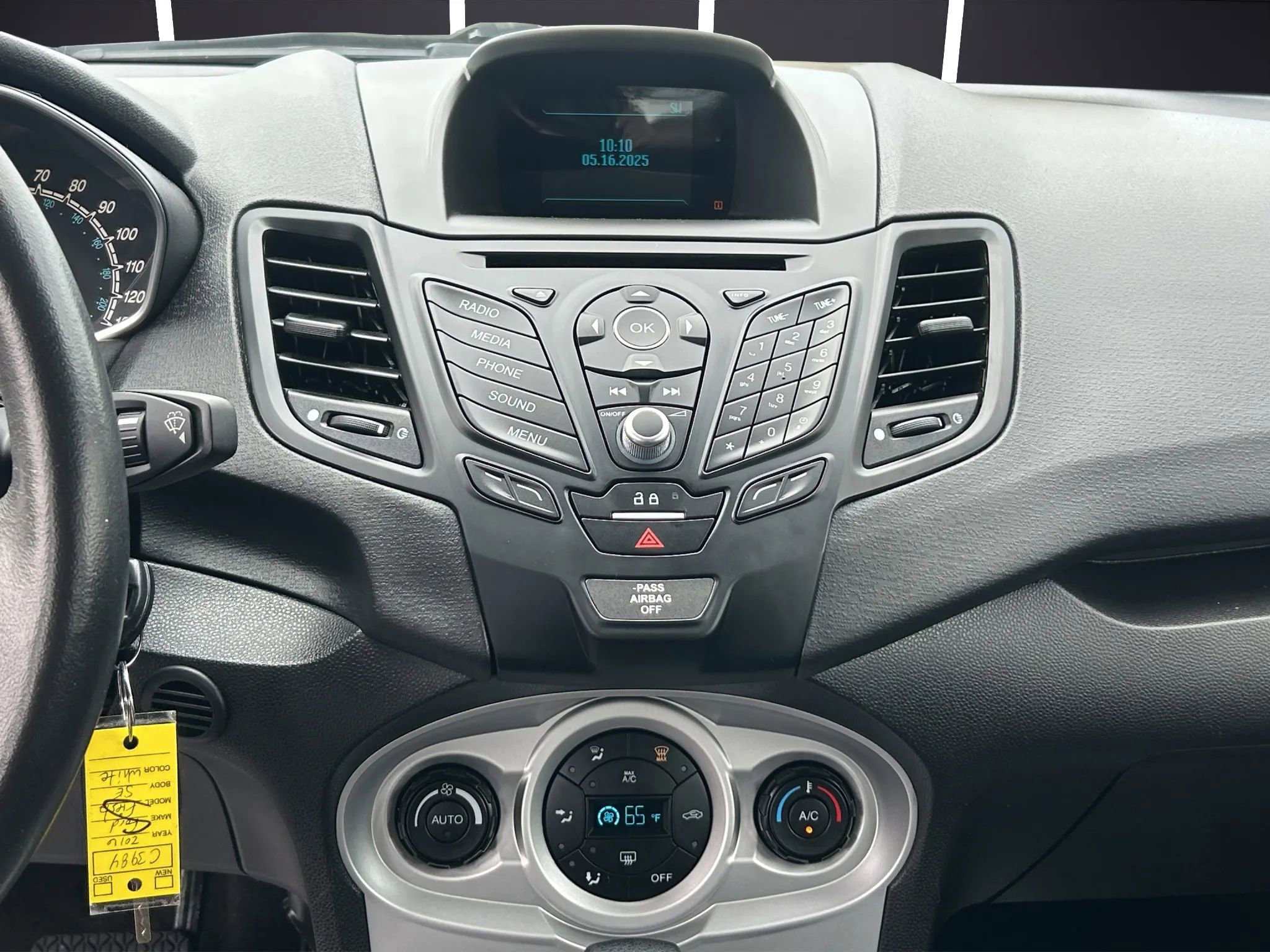 Used 2016 Ford Fiesta SE w/ Cold Weather Package image 16