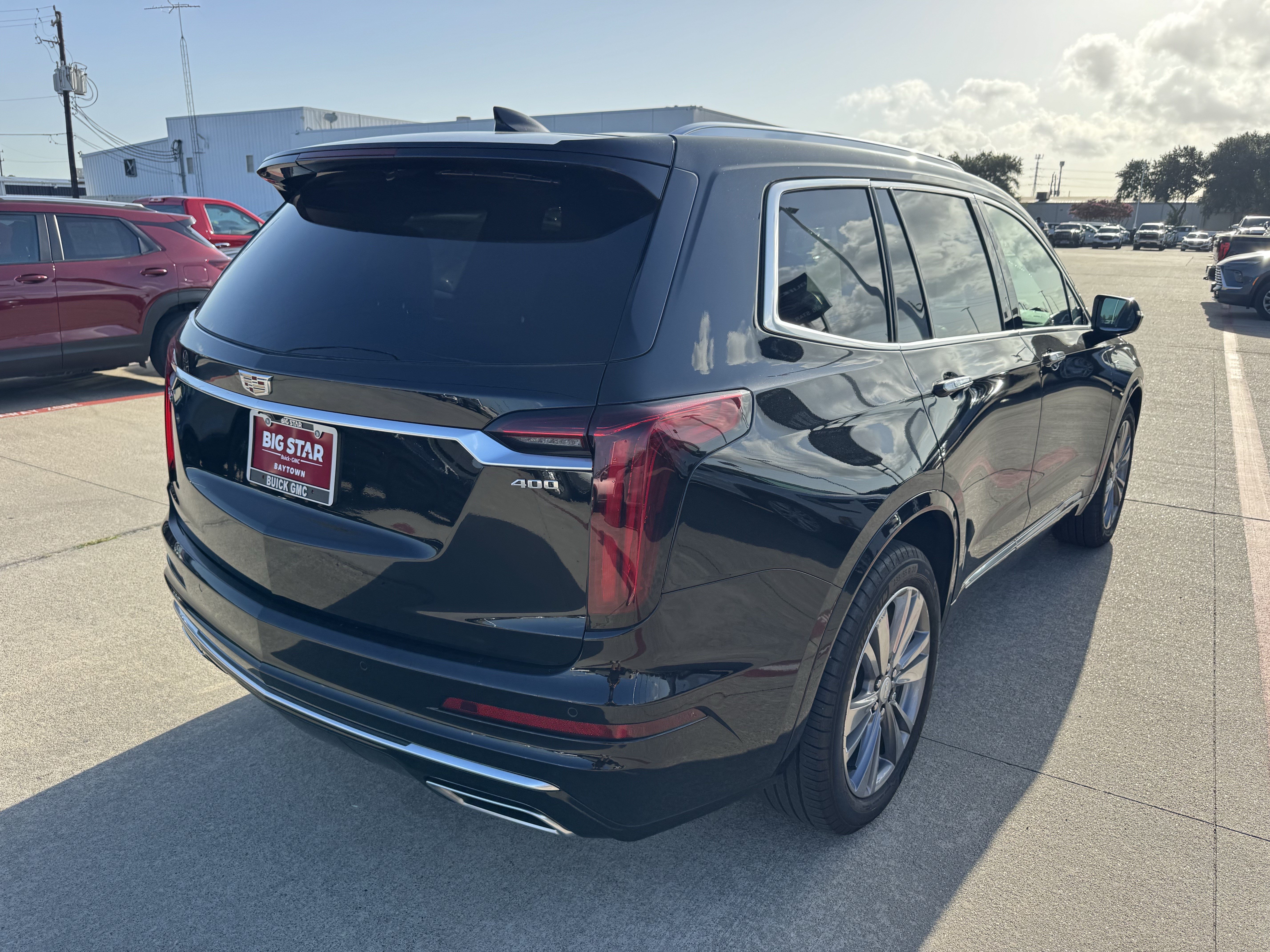 Used 2025 Cadillac XT6 Premium Luxury FWD image 6