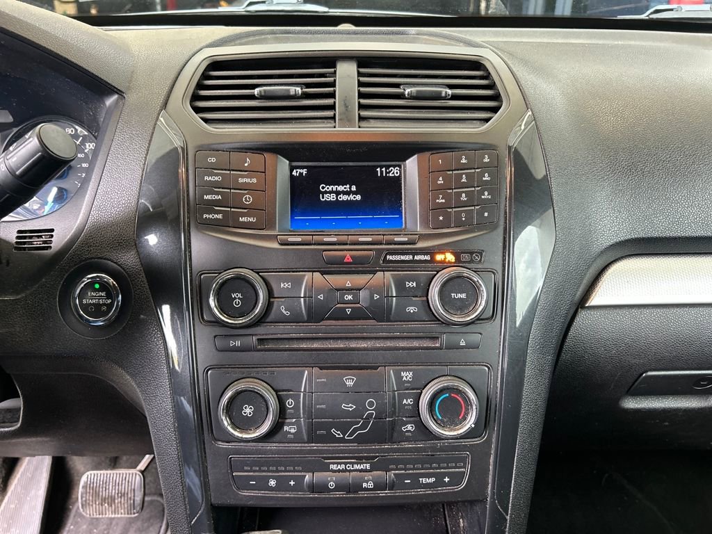 Used 2017 Ford Explorer XLT image 16
