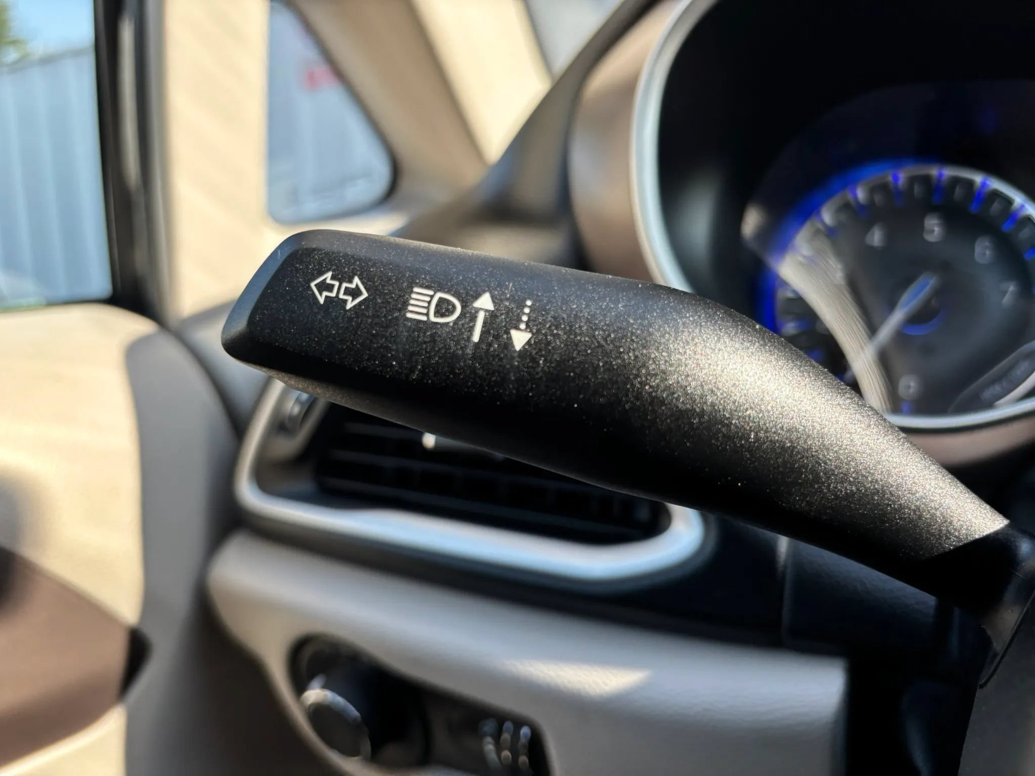 Used 2021 Chrysler Voyager L FWD image 20