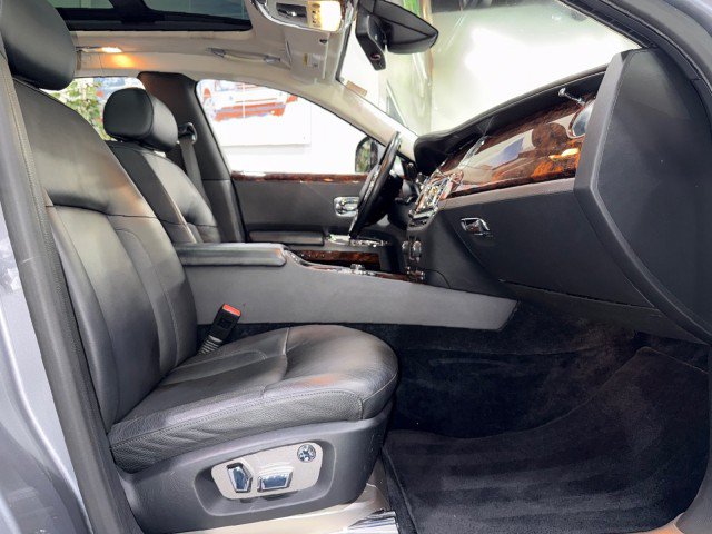 Used 2010 Rolls-Royce Ghost RWD image 56
