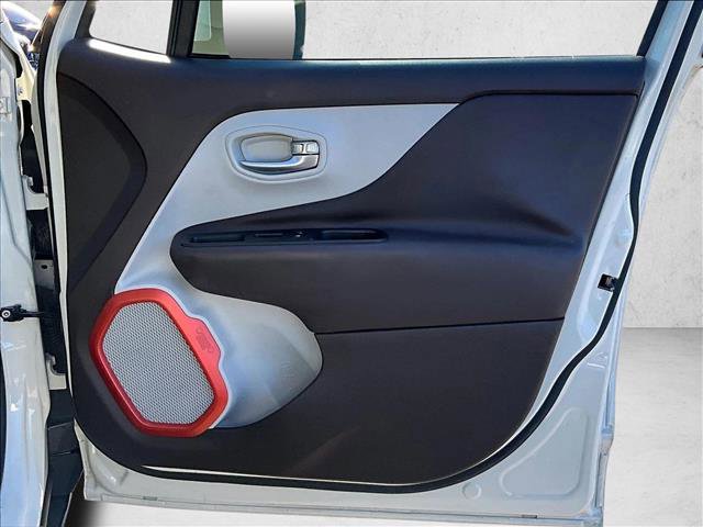 Used 2017 Jeep Renegade Limited image 15