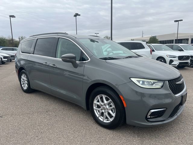 Used 2022 Chrysler Pacifica Touring-L image 1