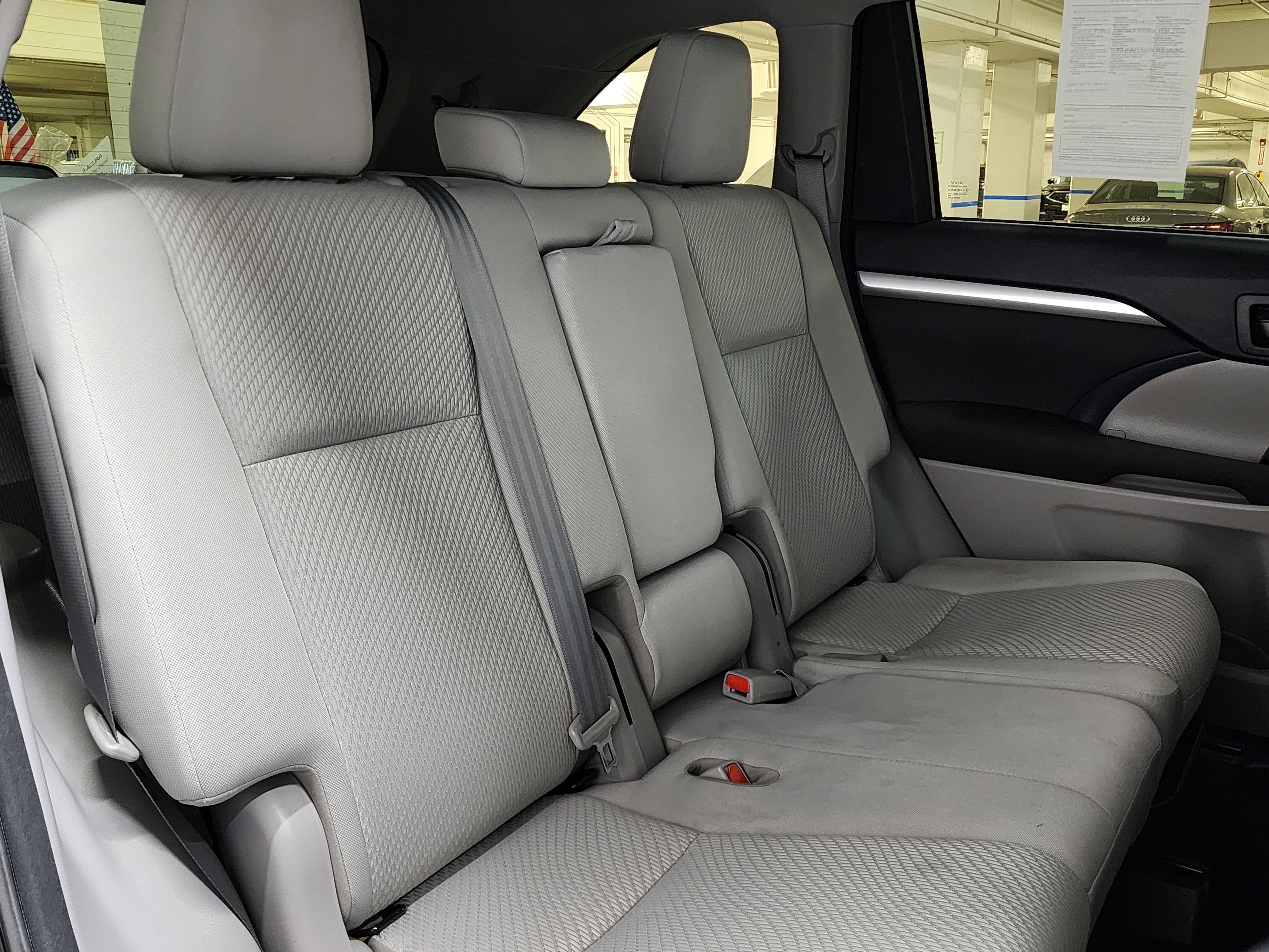 Used 2017 Toyota Highlander LE image 21