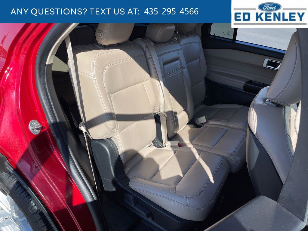 Used 2020 Ford Explorer XLT w/ Equipment Group 202A AWD/4WD image 30