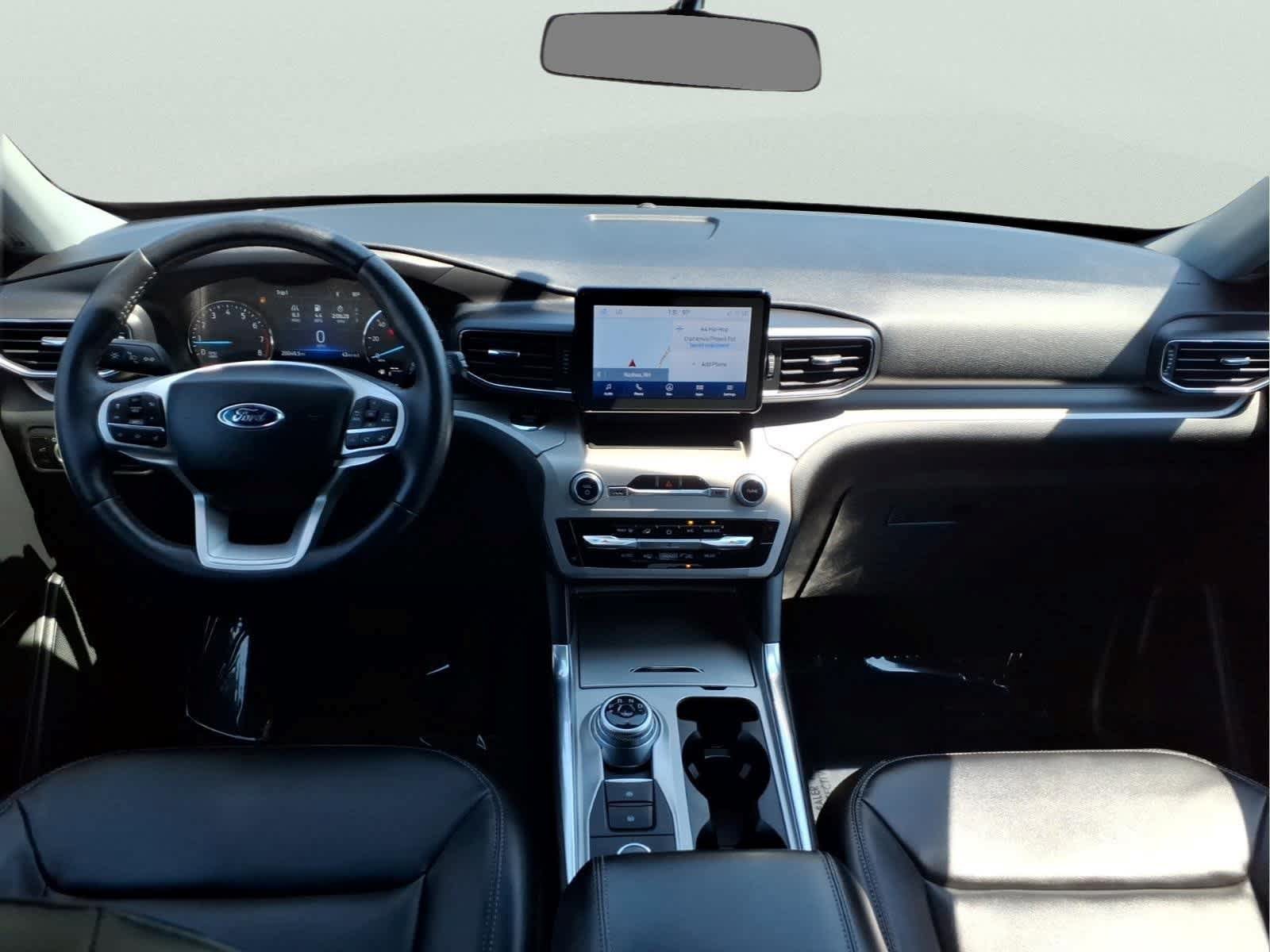 Used 2023 Ford Explorer XLT w/ Equipment Group 202A AWD/4WD image 17