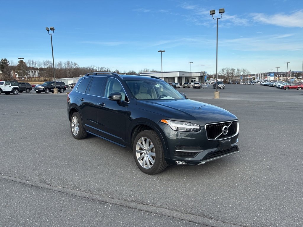 Used 2017 Volvo XC90 T6 Momentum w/ Vision Package image 4