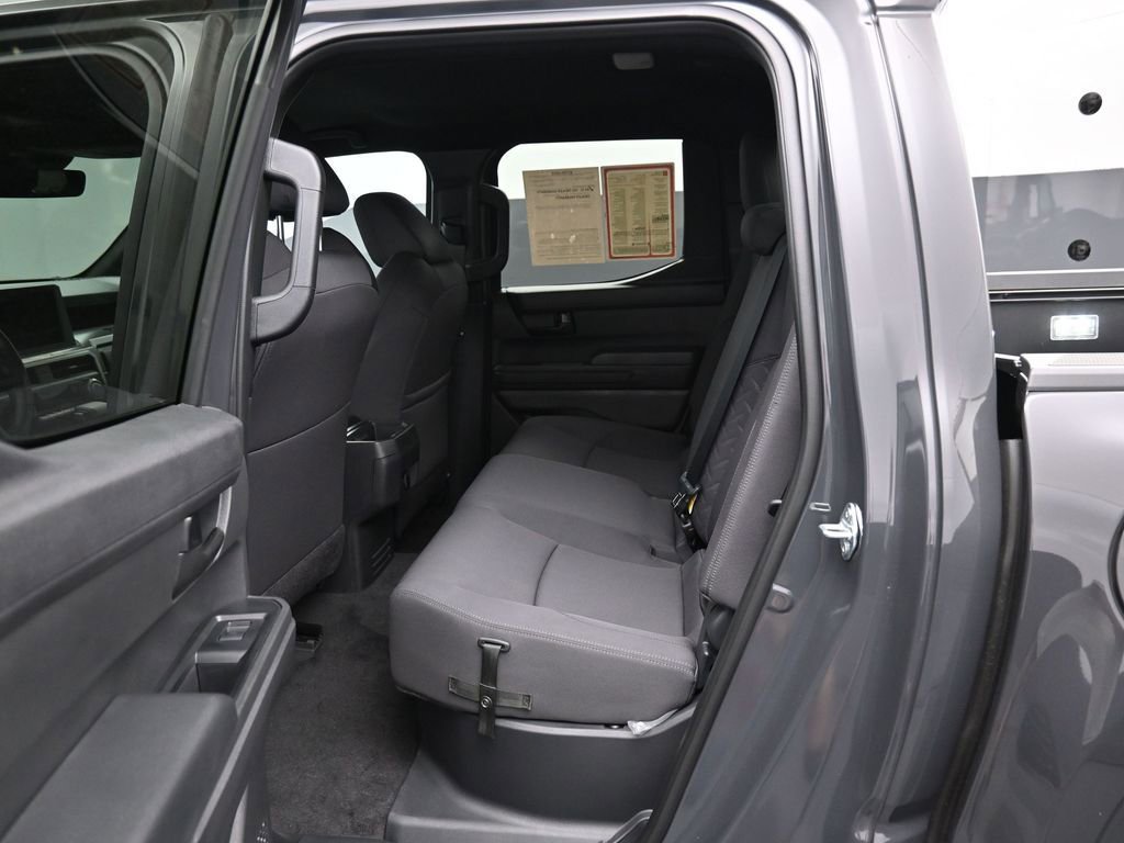 Certified 2025 Toyota Tacoma SR5 AWD/4WD image 30