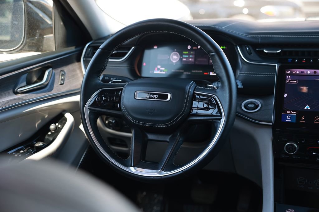 Used 2022 Jeep Grand Cherokee Overland image 27