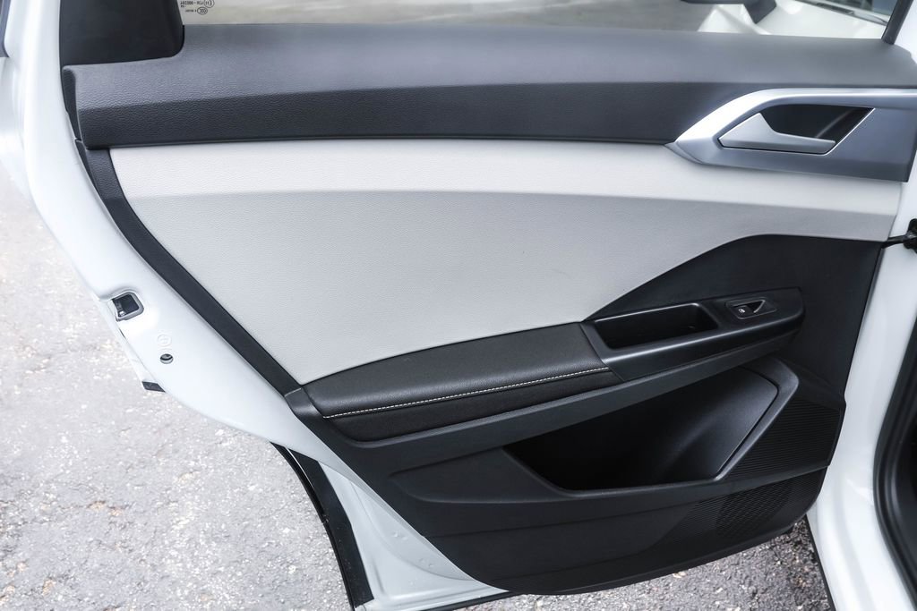 Used 2025 Volkswagen Taos SE image 25