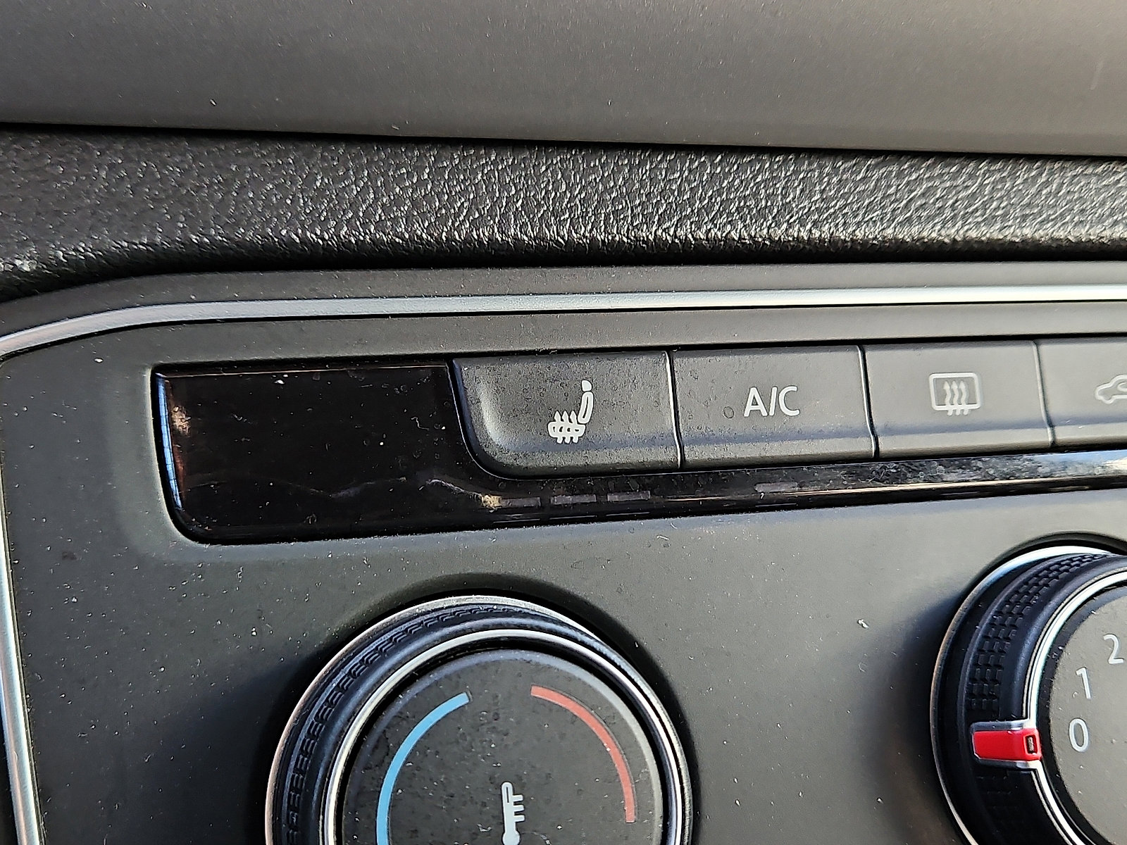 Certified 2022 Volkswagen Atlas Cross Sport SE image 19