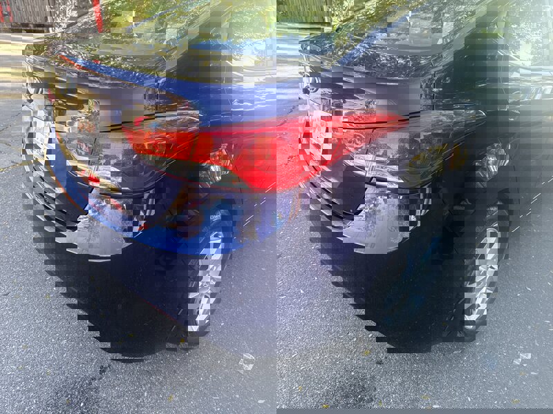 Used 2013 Hyundai Elantra GLS w/ Preferred Pkg image 8