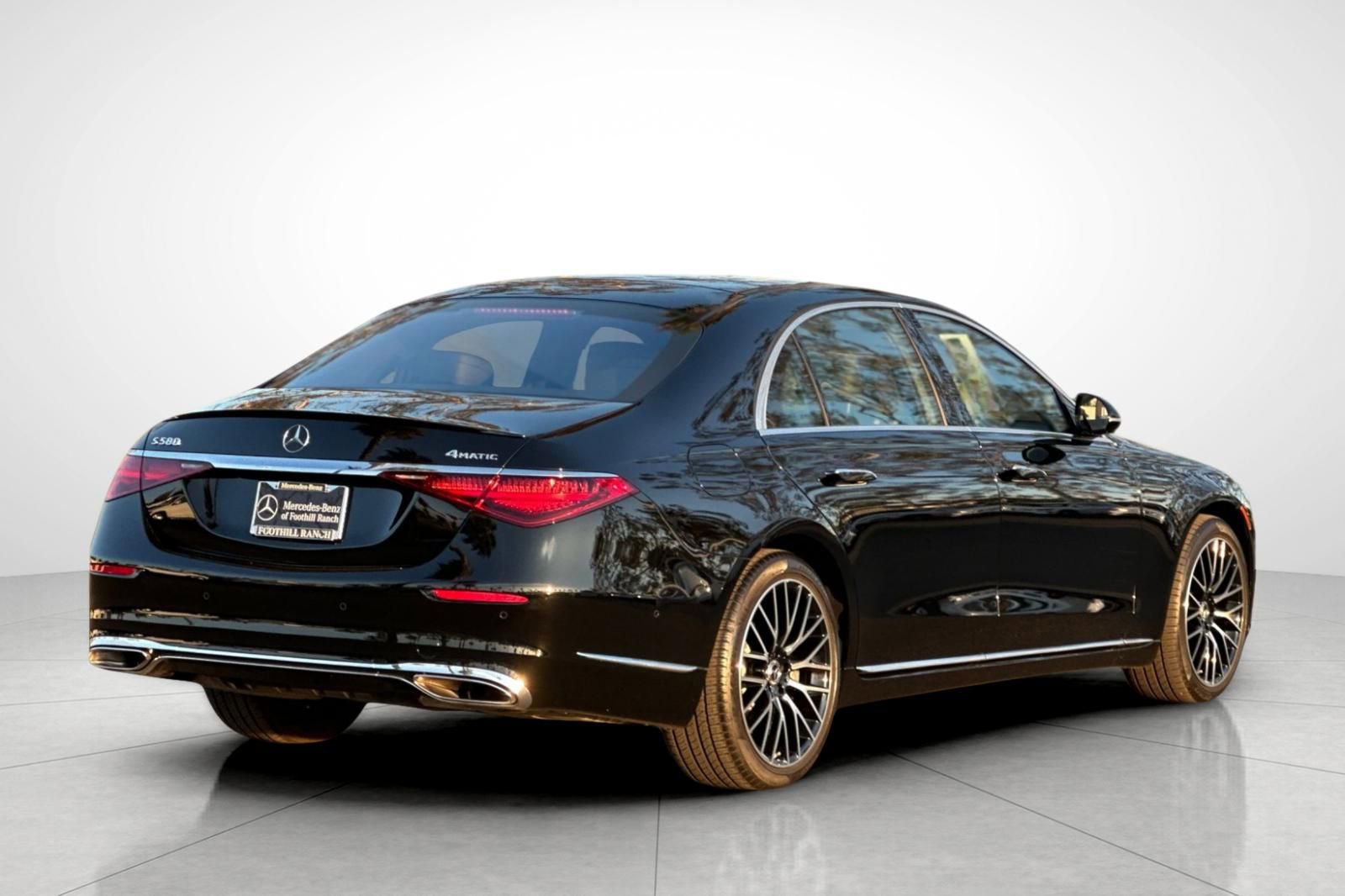 Certified 2025 Mercedes-Benz S 580 4MATIC Sedan image 3