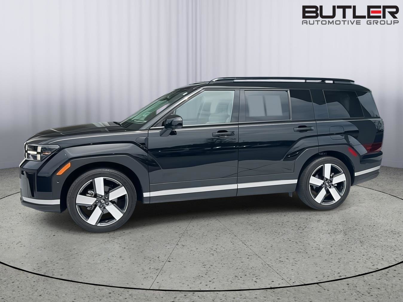 Used 2024 Hyundai Santa Fe Limited image 3