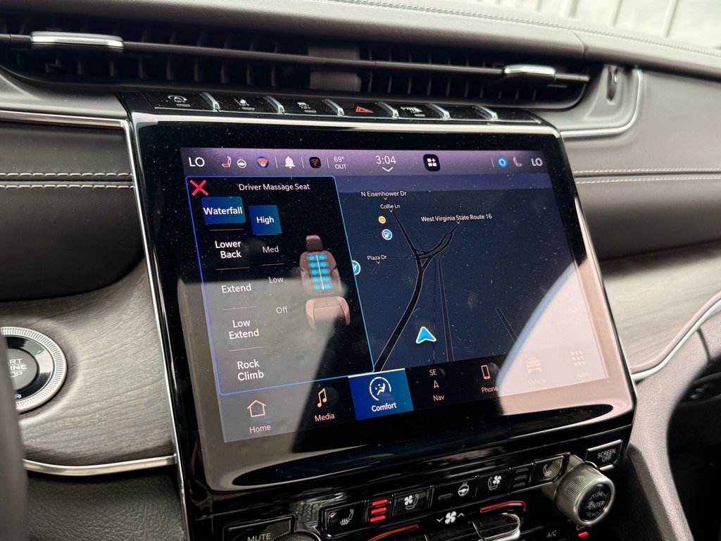 Used 2022 Jeep Grand Cherokee Overland w/ Luxury Tech Group IV image 20