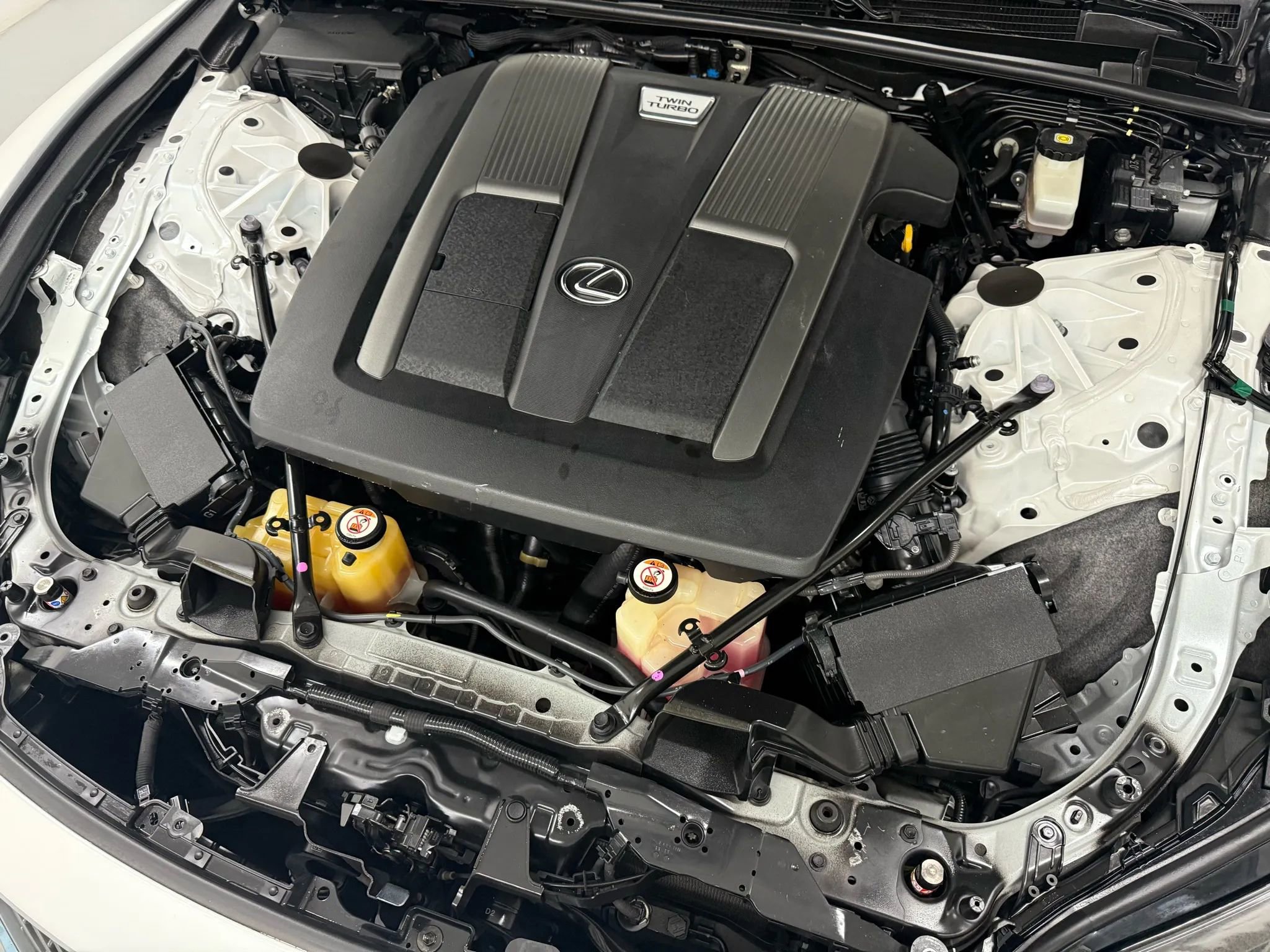 Used 2018 Lexus LS 500 w/ Accessory Package (Z2) image 56