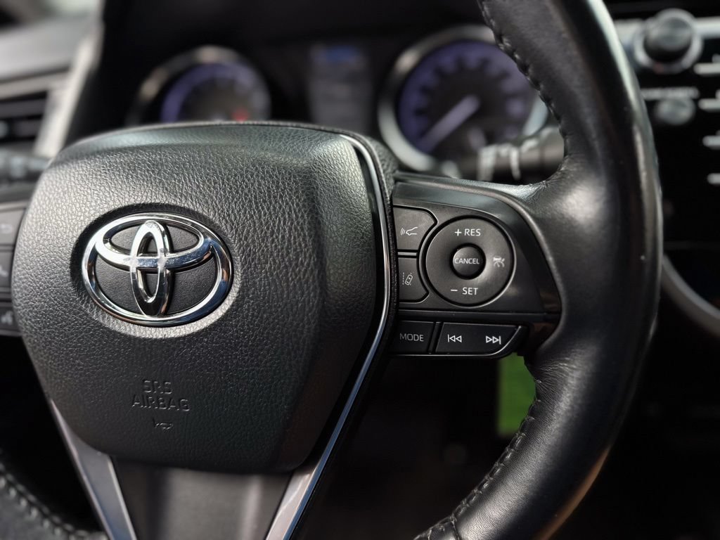 Used 2020 Toyota Camry SE FWD image 16