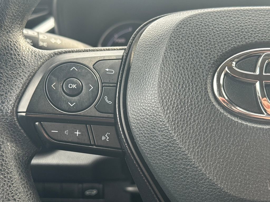 Used 2025 Toyota RAV4 XLE w/ Convenience Package image 20