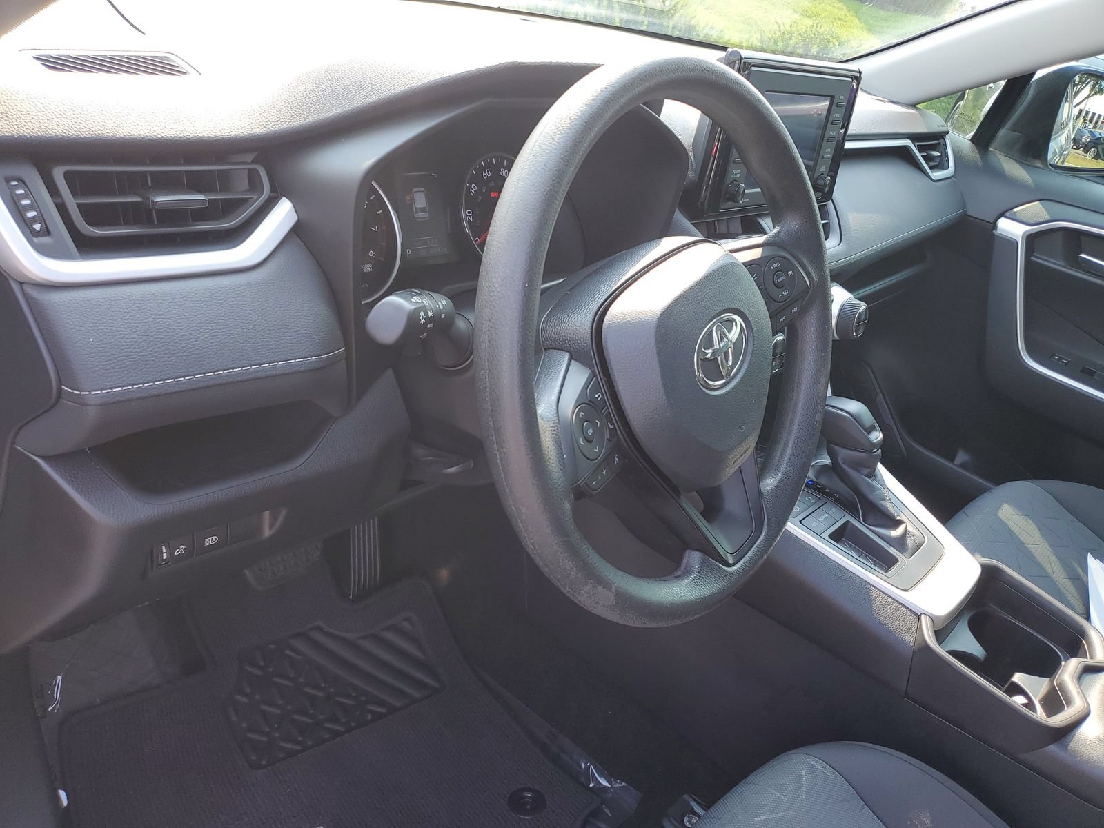 Certified 2021 Toyota RAV4 XLE FWD image 20