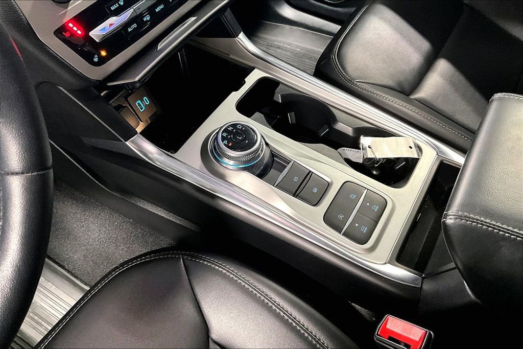 Used 2023 Ford Explorer XLT w/ Equipment Group 202A image 17