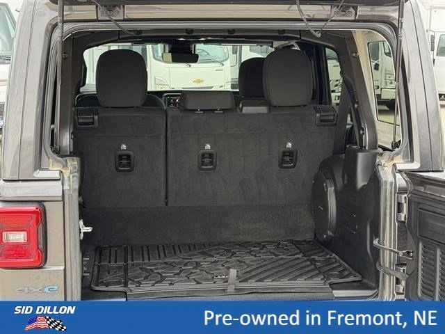 Used 2021 Jeep Wrangler Unlimited Rubicon 4xe w/ Cold Weather Group AWD/4WD image 6