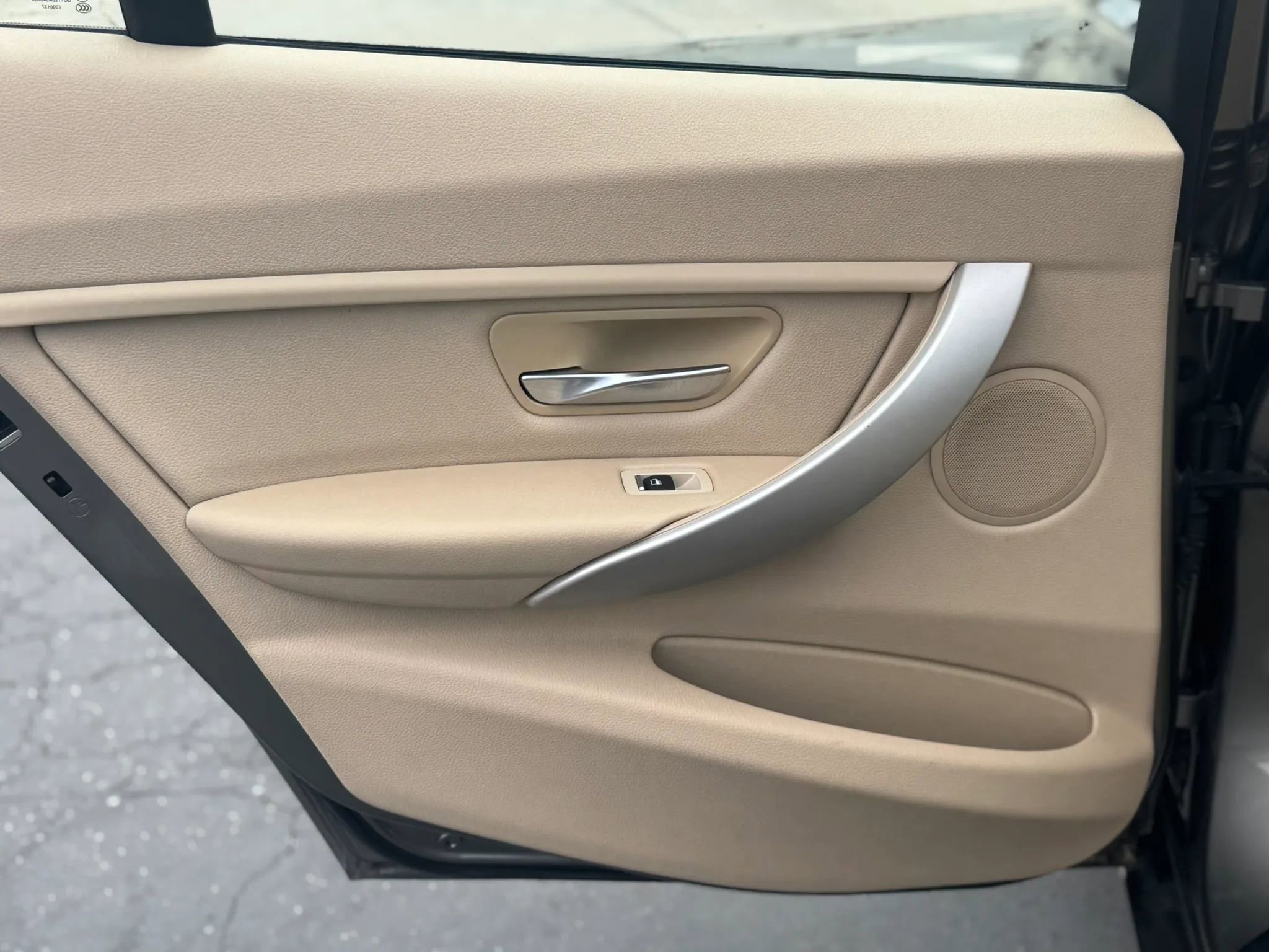 Used 2016 BMW 320i Sedan RWD image 21