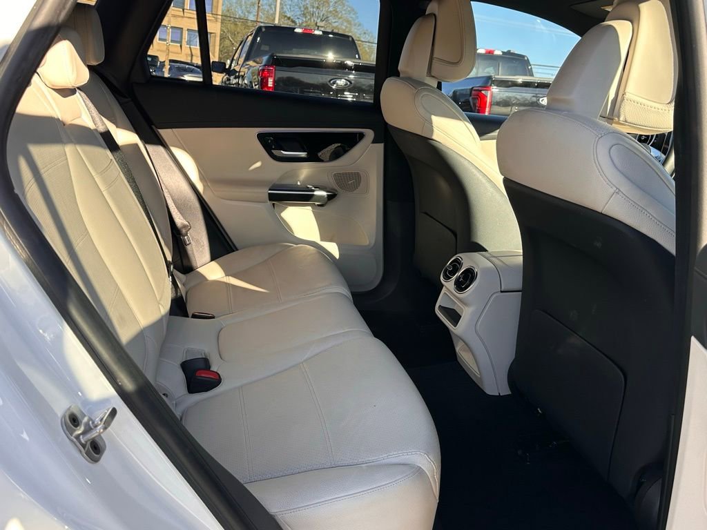 Used 2024 Mercedes-Benz GLC 300 4MATIC image 21