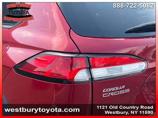 Used 2022 Toyota Corolla Cross LE w/ Moonroof Package image 13