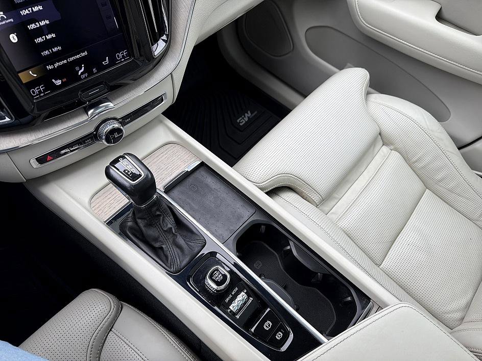 Used 2021 Volvo XC60 T6 Inscription image 18