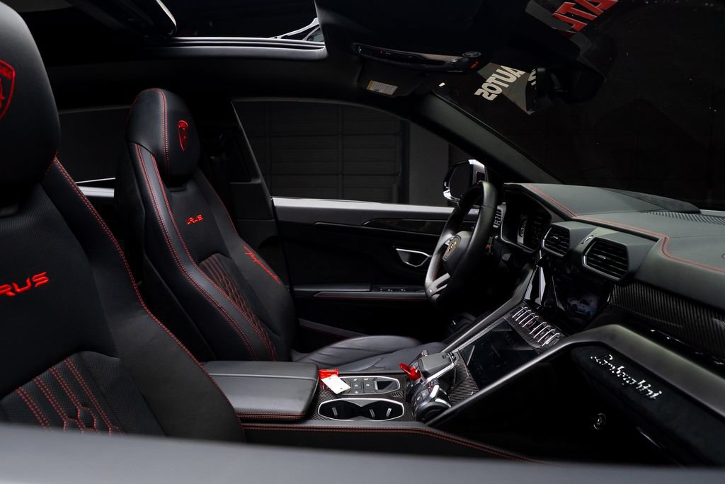 Used 2023 Lamborghini Urus Performante AWD/4WD image 52