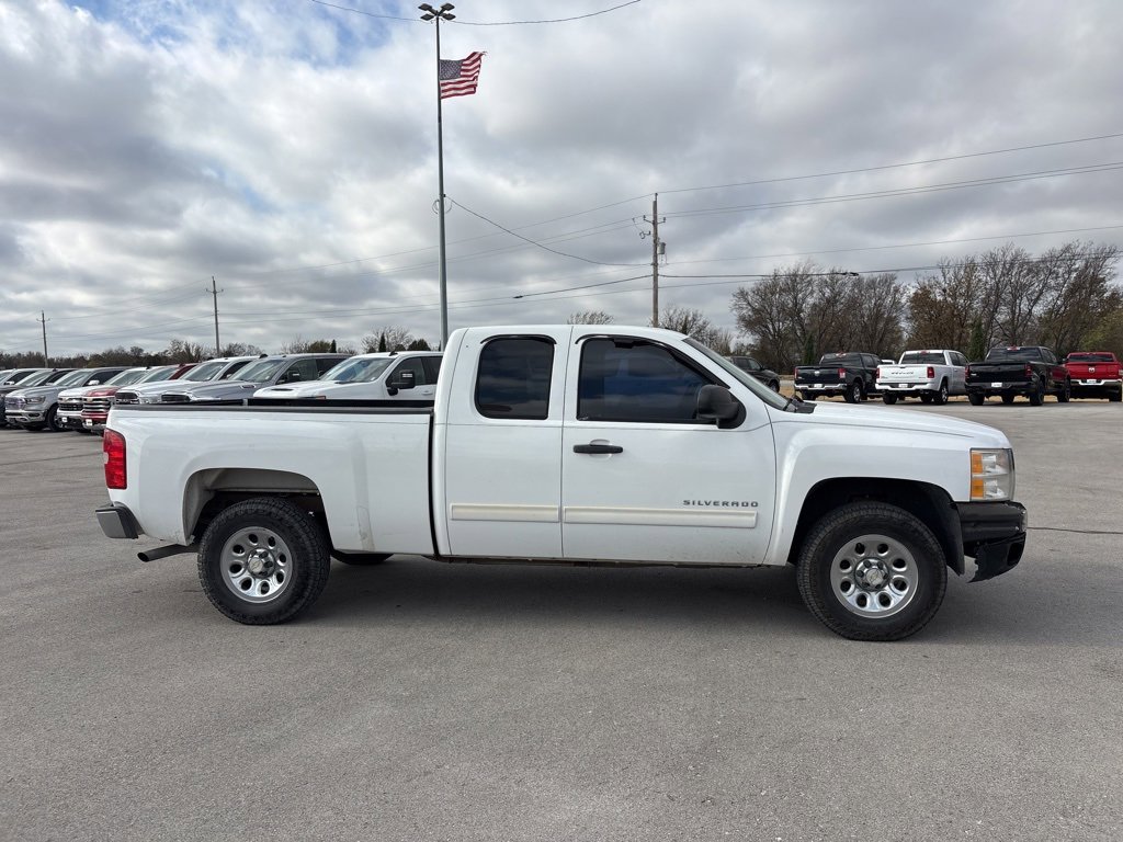 Used 2010 Chevrolet Silverado 1500 LT image 2