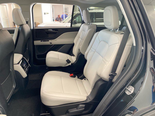 New 2026 Lincoln Aviator AWD image 9