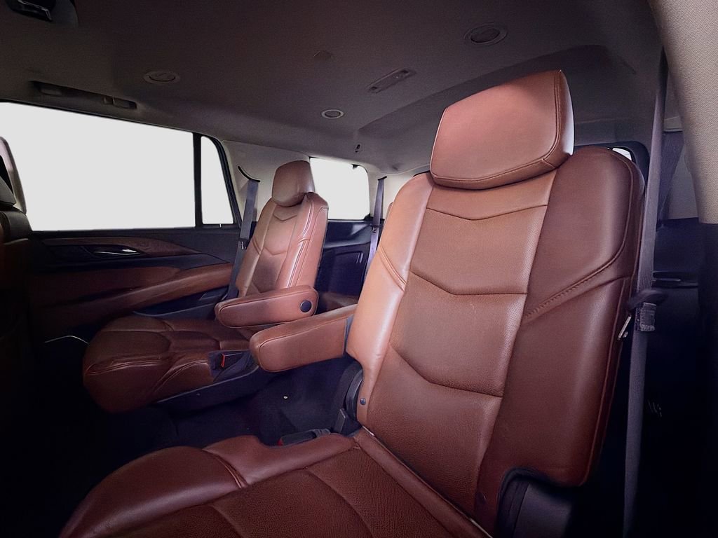 Used 2017 Cadillac Escalade Premium Luxury w/ LPO, Radiant Package AWD/4WD image 25