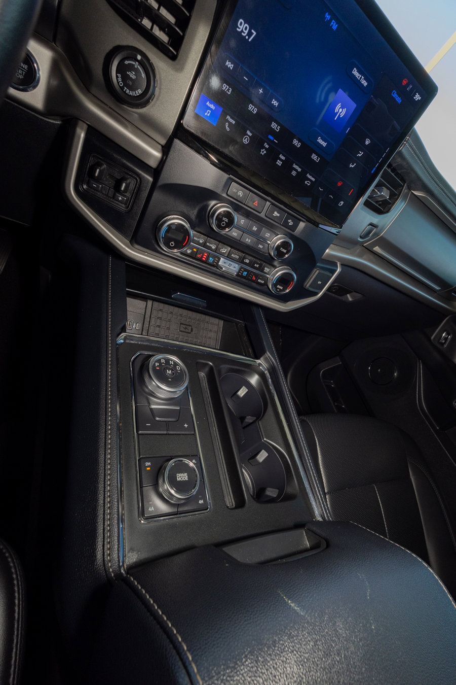 Used 2024 Ford Expedition XLT image 13