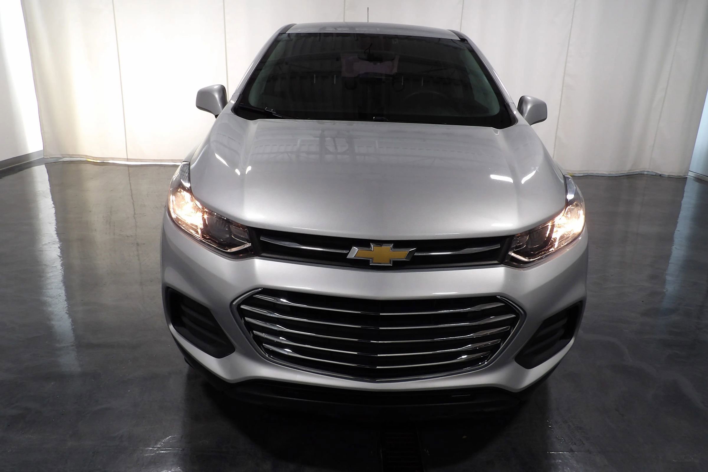 Used 2018 Chevrolet Trax LS image 2