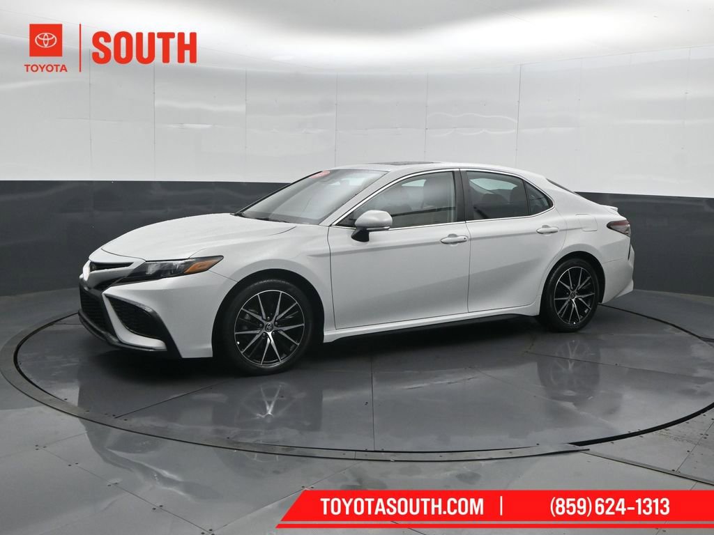 Used 2023 Toyota Camry SE w/ Convenience Package AWD/4WD image 7
