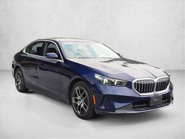 Used 2024 BMW i5 eDrive40i w/ Convenience Package RWD image 3