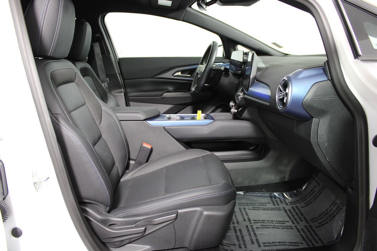Used 2024 Chevrolet Equinox EV LT image 11