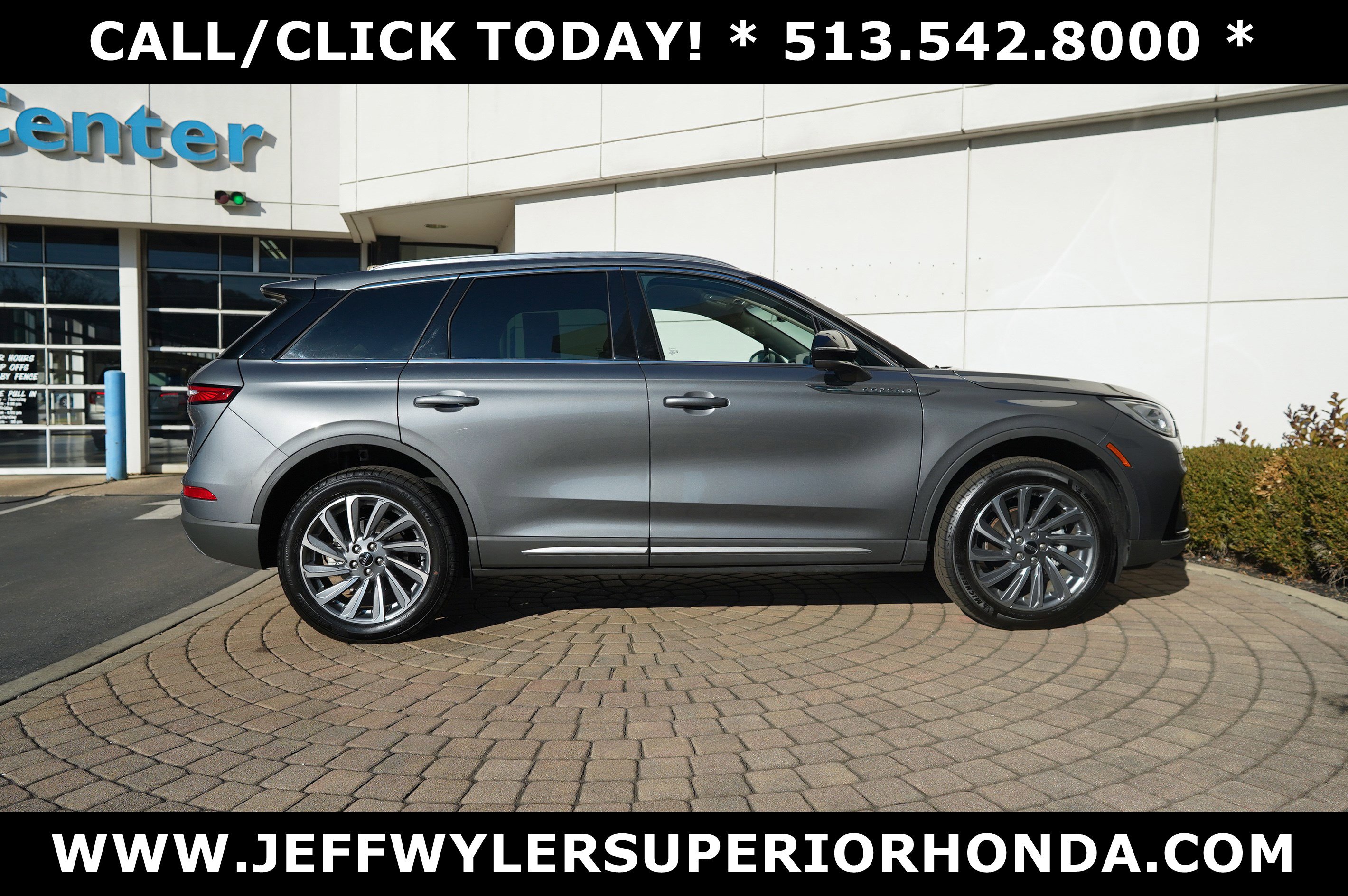 Used 2024 Lincoln Corsair Reserve w/ Equipment Group 201A image 2