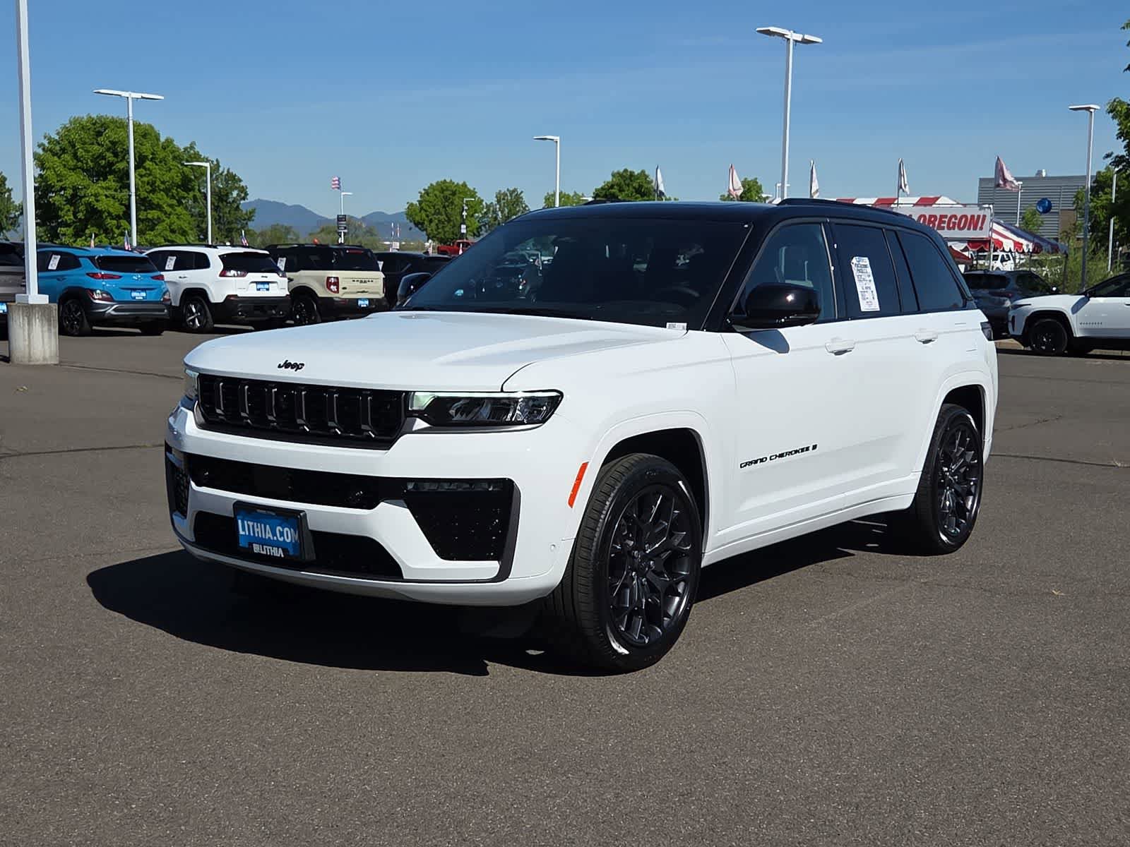 New 2026 Jeep Grand Cherokee Summit AWD/4WD image 1