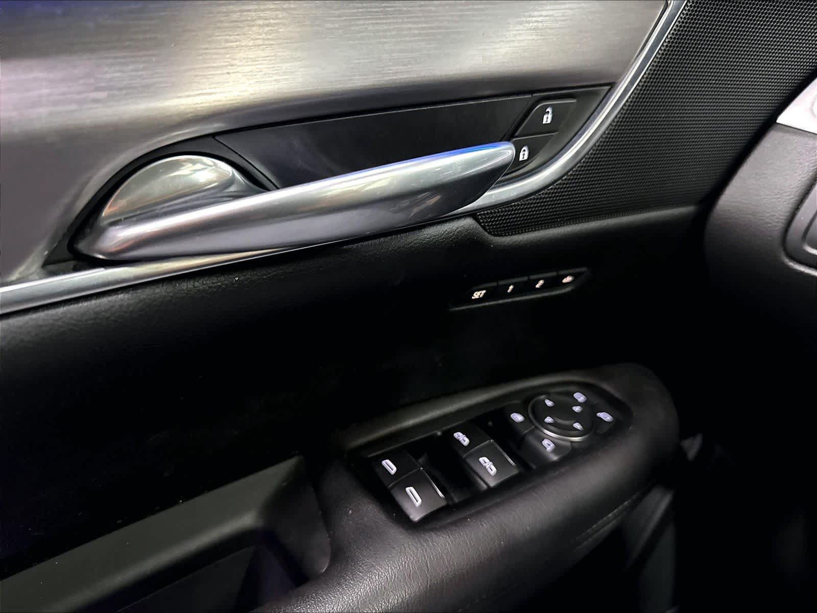 Used 2018 Cadillac XT5 Premium Luxury FWD image 37