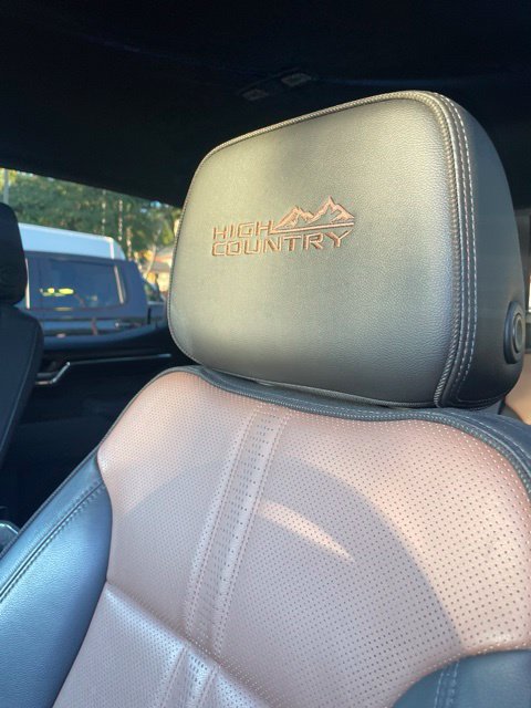 Used 2023 Chevrolet Silverado 1500 High Country w/ Technology Package AWD/4WD image 5