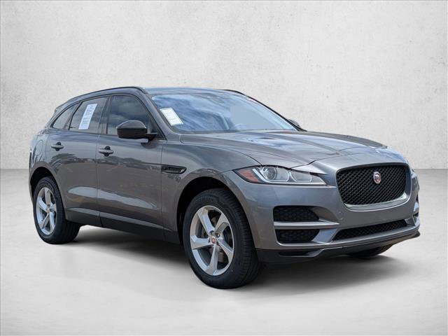 Used 2017 Jaguar F-PACE Premium image 3
