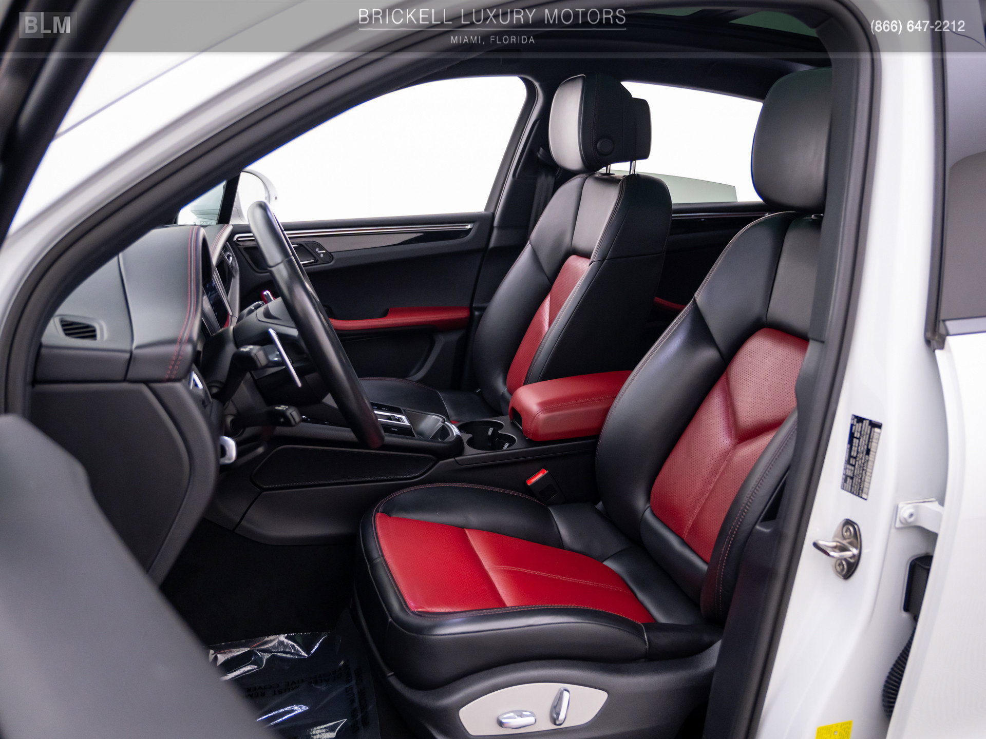 Used 2023 Porsche Macan S AWD/4WD image 14