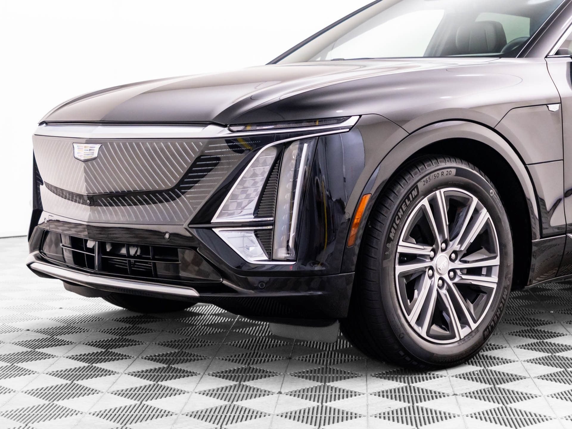 Certified 2024 Cadillac Lyriq Luxury w/ LPO, Floor Liner Package AWD/4WD image 39