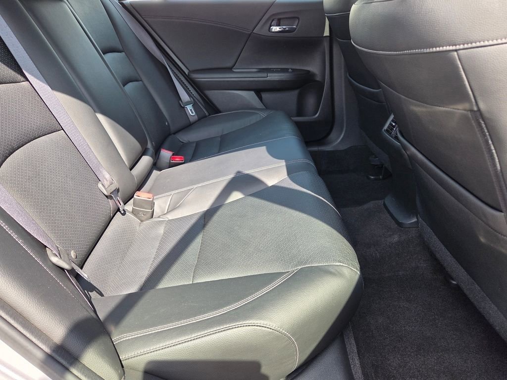 Used 2017 Honda Accord Touring image 29