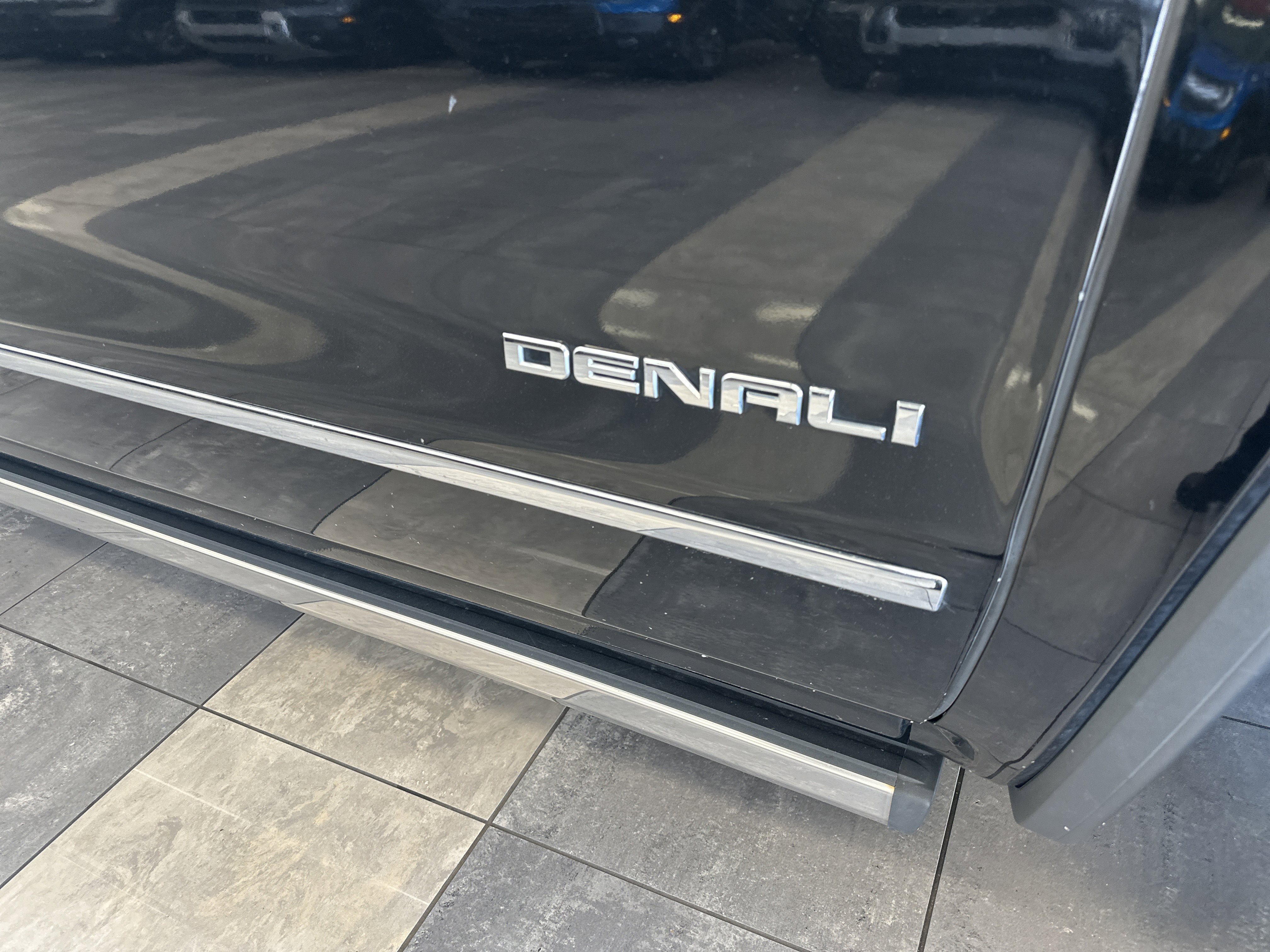 Used 2017 GMC Sierra 1500 Denali w/ Denali Ultimate Package AWD/4WD image 8
