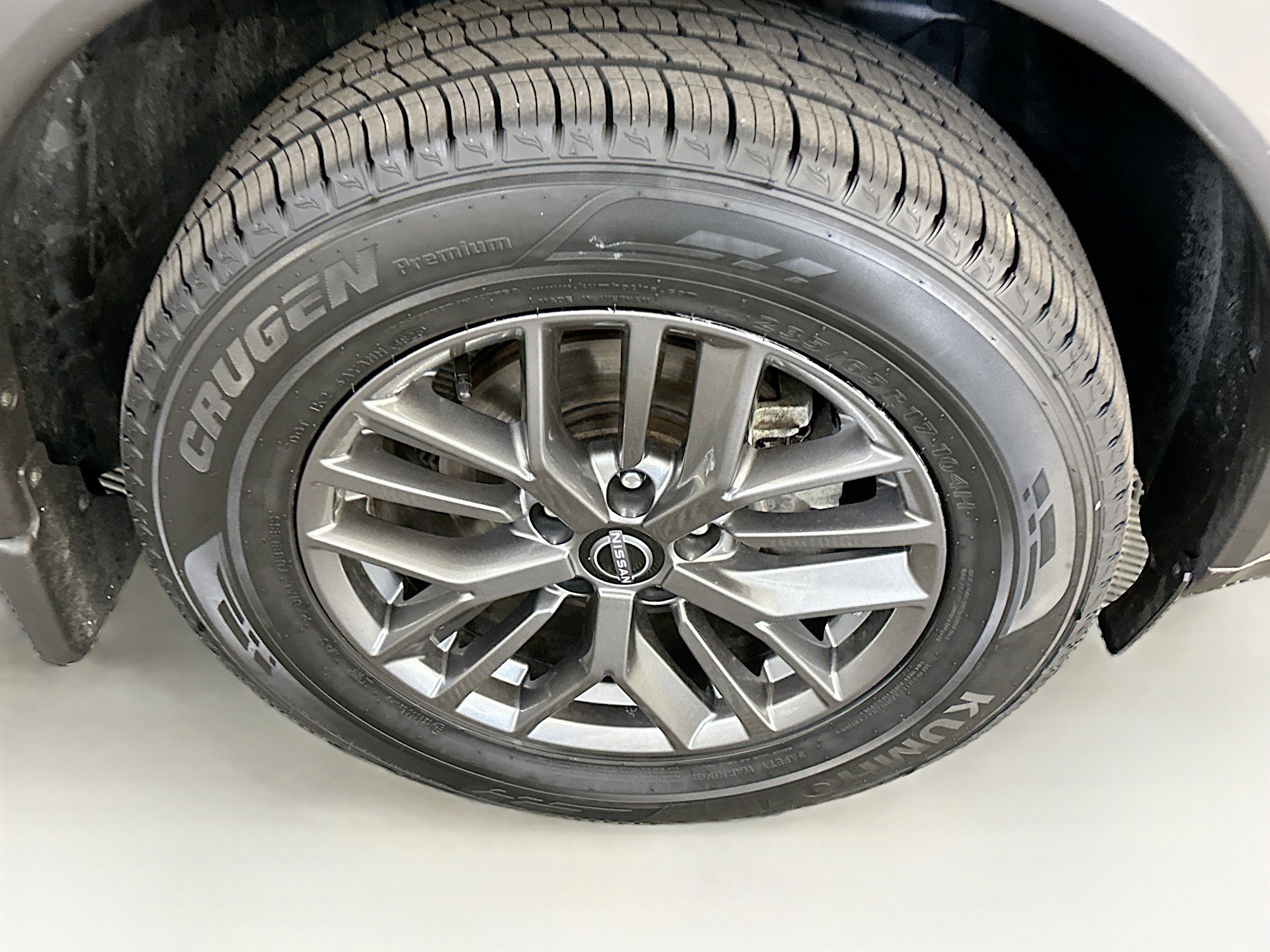 Used 2023 Nissan Rogue S AWD/4WD image 11