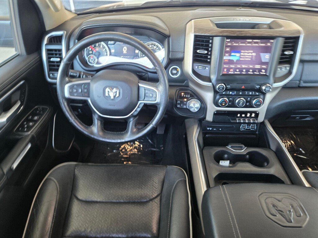 Used 2019 RAM 1500 Laramie AWD/4WD image 11